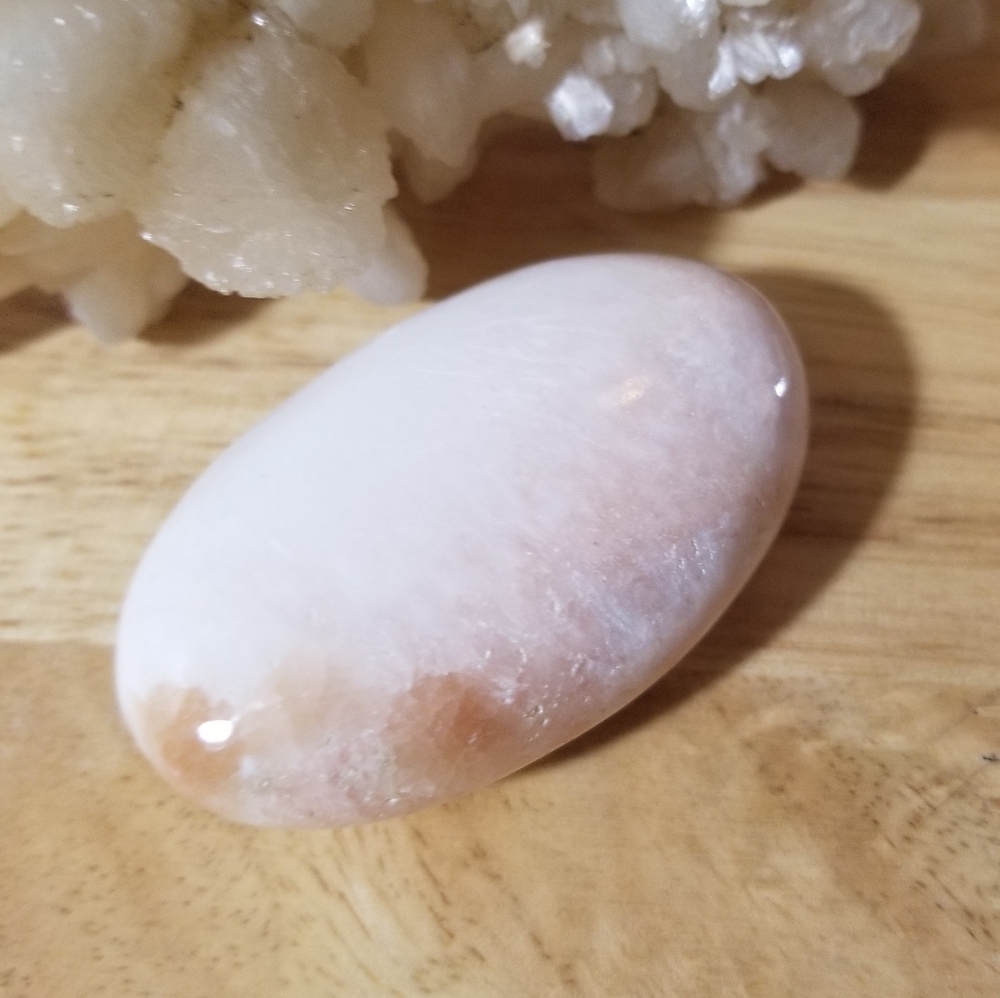 Peach Stilbite and Scolecite Palm Stones - Picture 5 of 6
